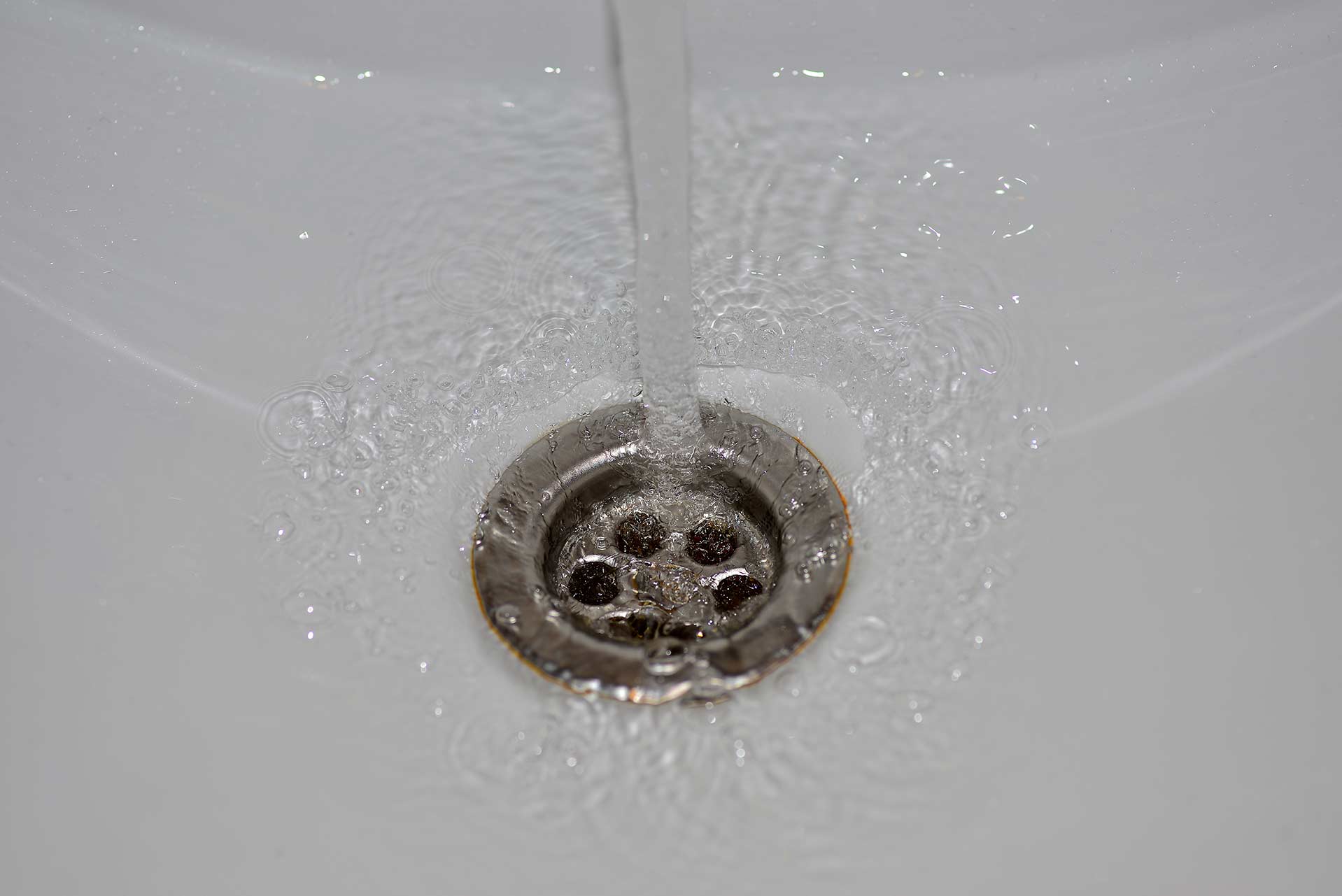 A2B Drains provides services to unblock blocked sinks and drains for properties in Frinton.